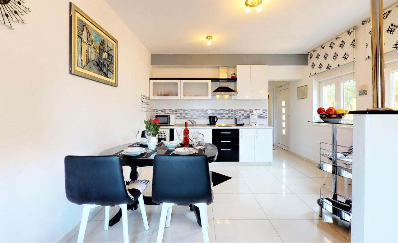 Apartments Silva 斯拉汀 外观 照片