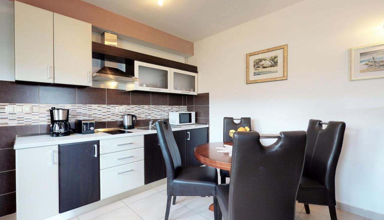 Apartments Silva 斯拉汀 外观 照片